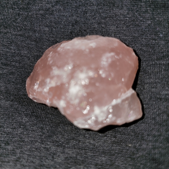 Rose Quartz Crystal Uncut - Picture 4 of 7